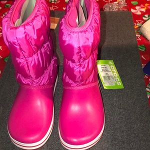 Women’s Croc puffer boots